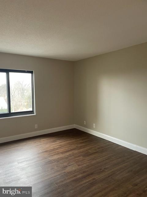 Building Photo - 205 Yoakum Pkwy