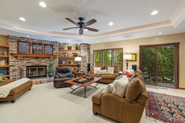 Building Photo - 9378 Olympia Dr