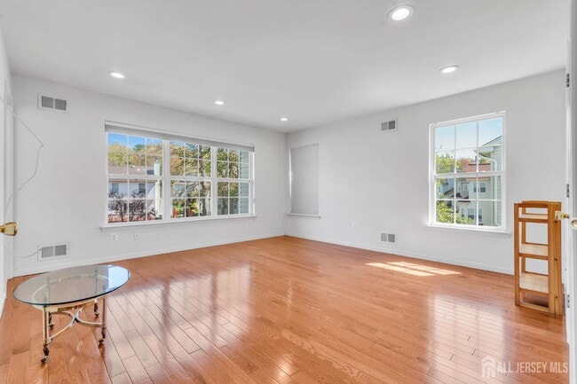 Building Photo - 1 Johnson St