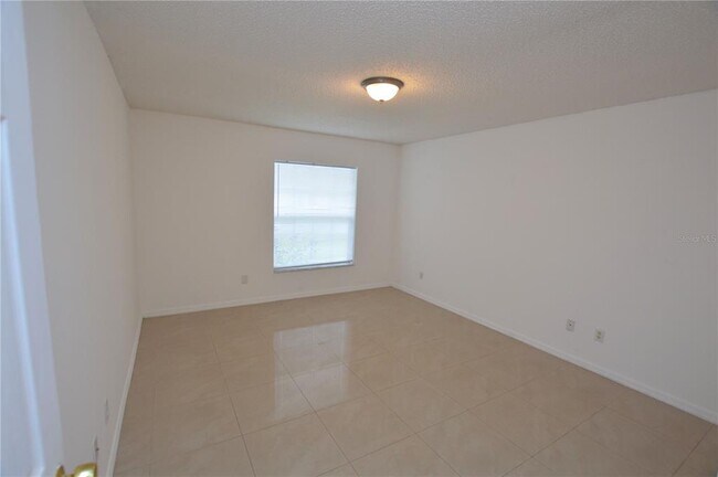 Building Photo - 18 Pittwick Ln