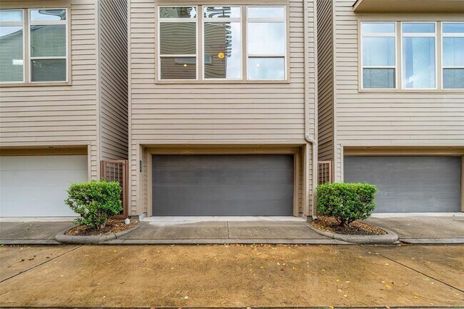 Building Photo - 194 Harvard St