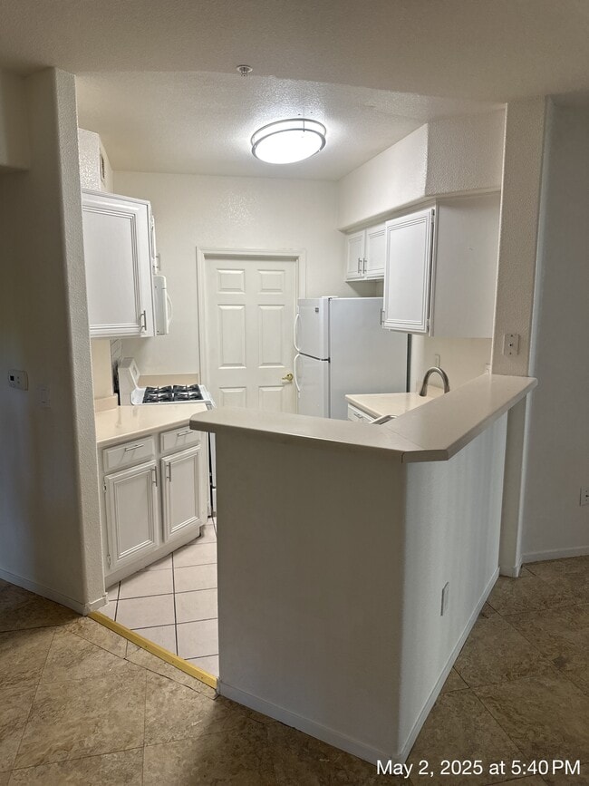 Building Photo - 7119 N Durango Dr