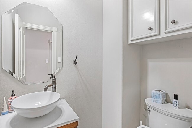 Building Photo - 29006 Reserve Bend Dr