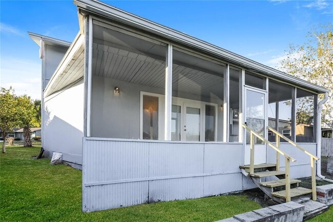 Building Photo - 392 Crystal Ave