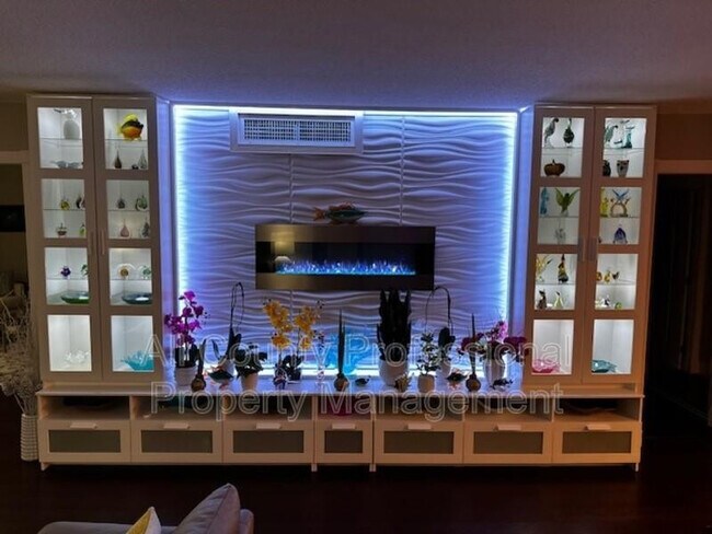 Building Photo - 3051 N Course Dr