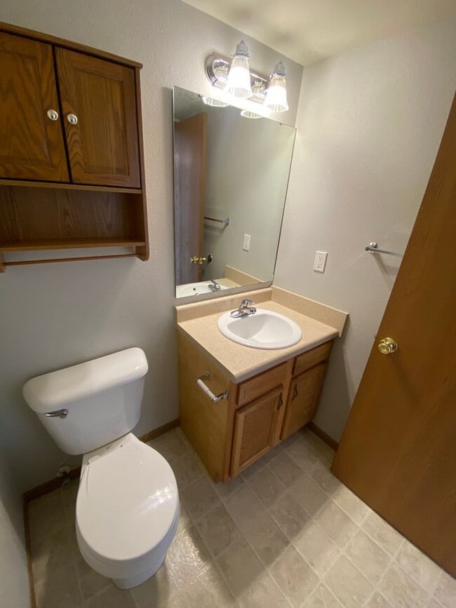 Building Photo - 16785 Huntington Ln