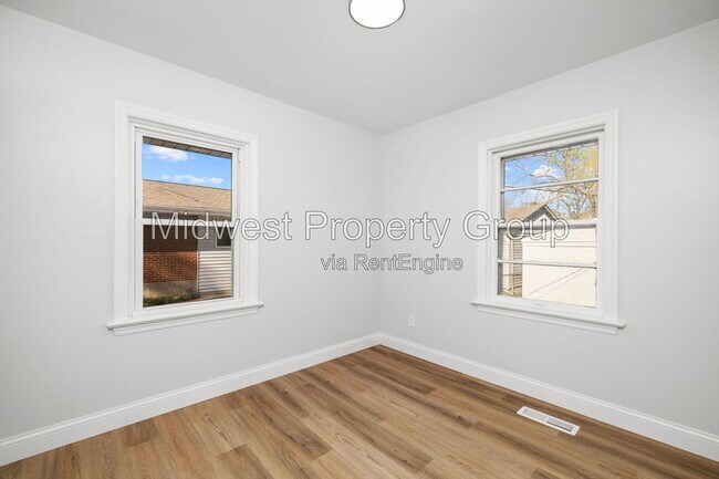 Building Photo - 1410 St Bernadette Ln