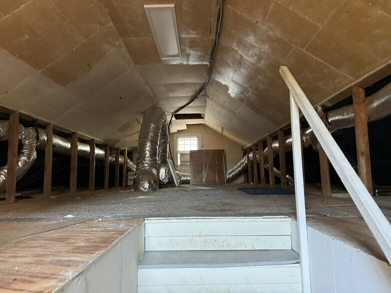 Attic - 302 Robertson Ave