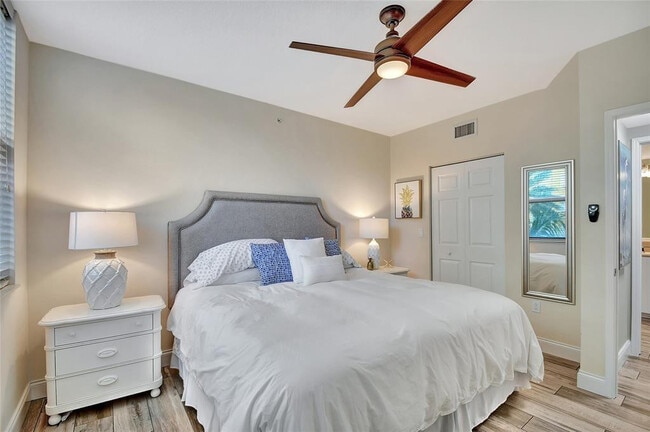 Building Photo - 700 E Boynton Beach Blvd