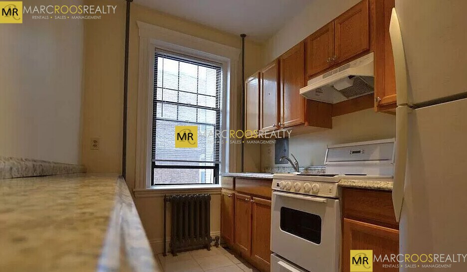 Primary Photo - 6 Sutherland Rd