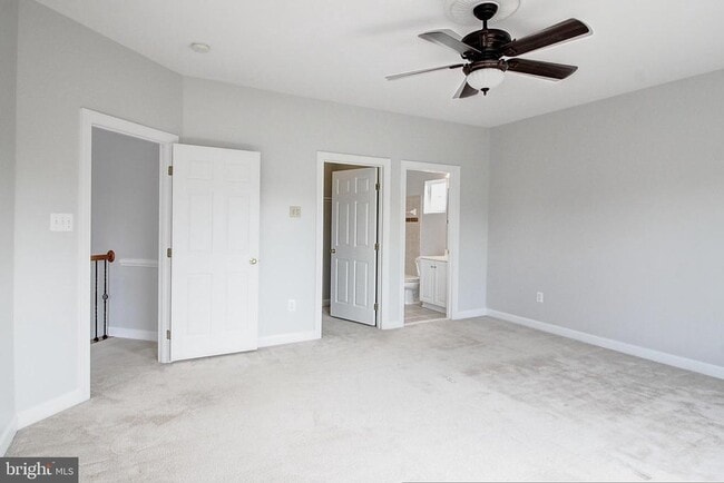 Building Photo - 2150 Chestnut Ln