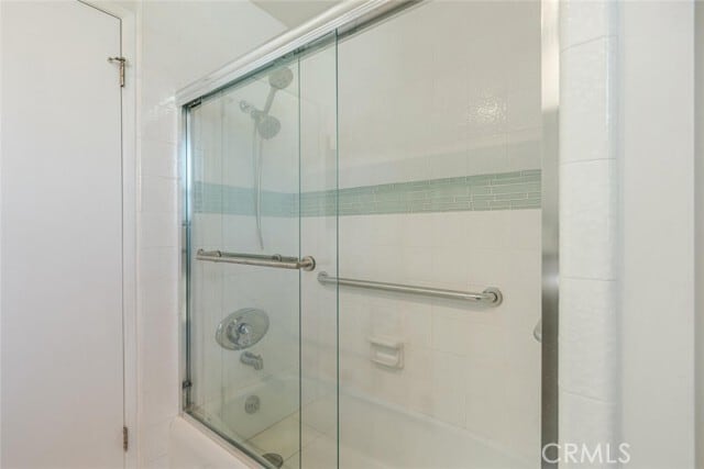 Building Photo - 5216 Lindley Ave