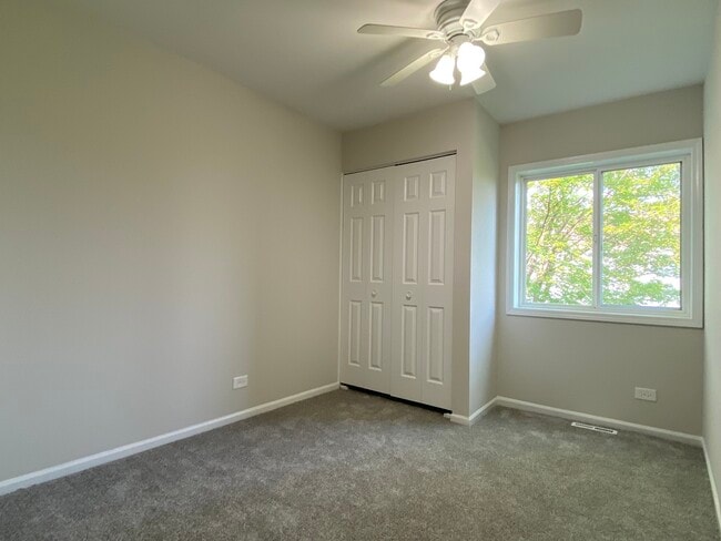 Building Photo - 2663 Prairieview Ln S