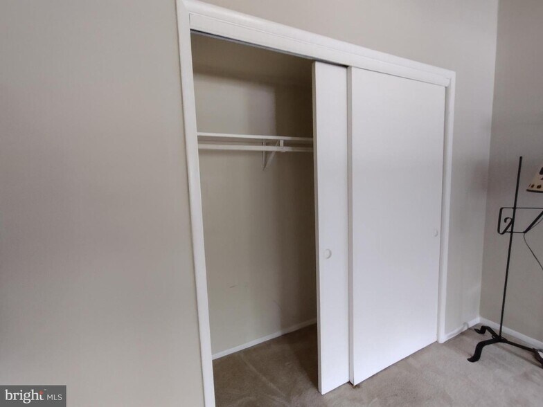 Huge Closet in Master - 4965 Americana Dr