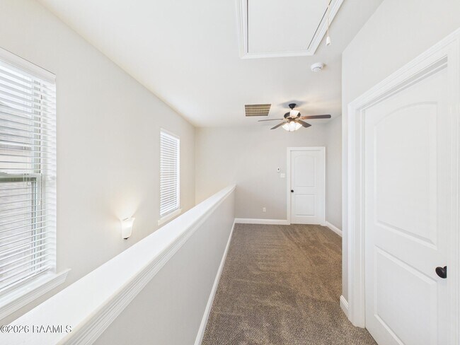 Building Photo - 100 Lacebark Dr