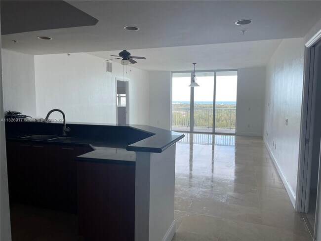 Building Photo - 15051 Royal Oaks Ln