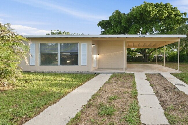 Building Photo - 1420 NE 40th Ct