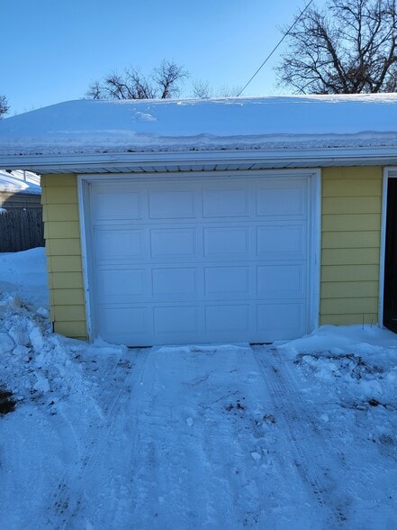 Building Photo - 1512 9th Ave N