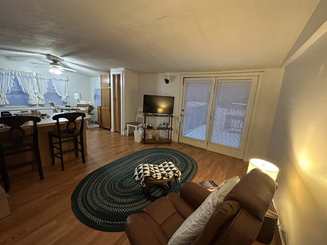 Building Photo - Single Family Home with Large Private Yard