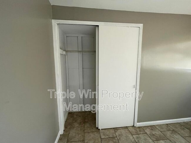 Building Photo - 410 Ridge Dr