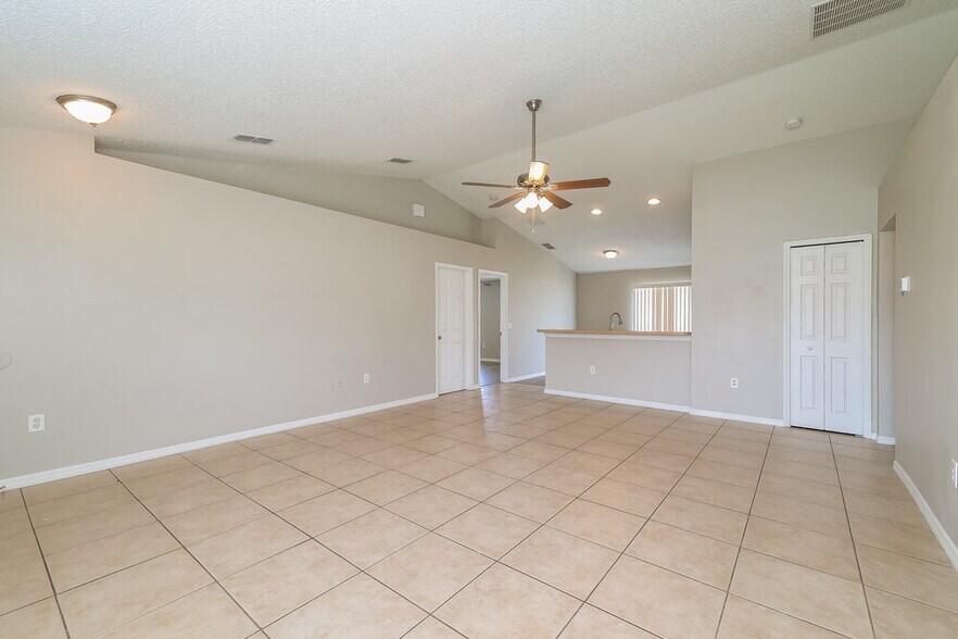 Building Photo - 1140 Chesterfield Ct