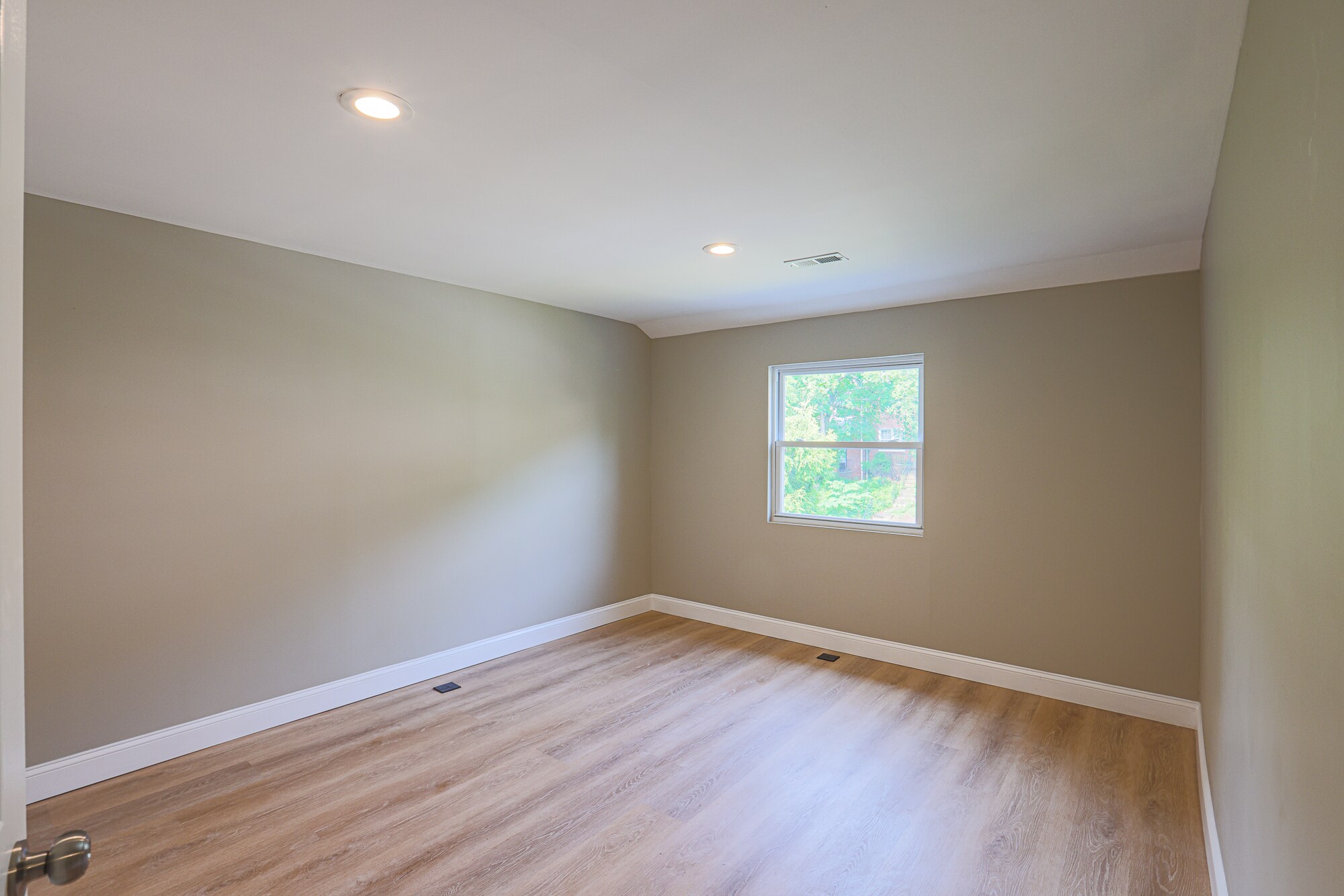 Upstairs Bedroom 2 - 3825 Rexmere Rd