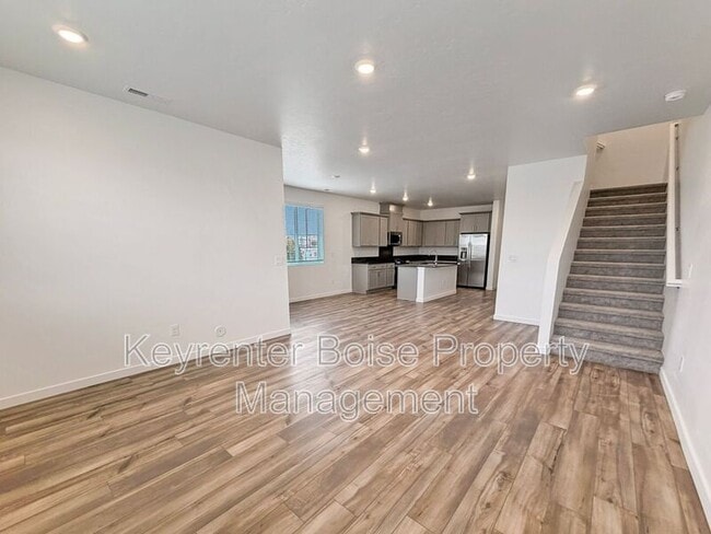 Building Photo - 4100 W Cirrus Ln