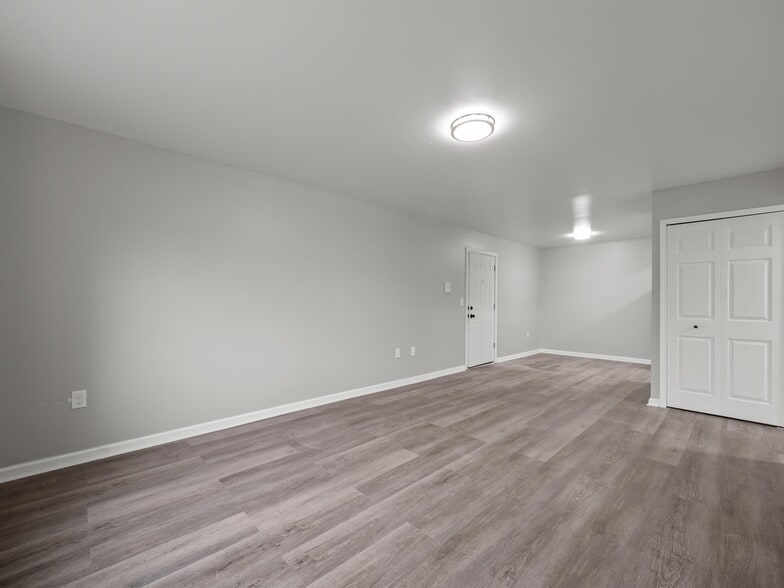 Primary Photo - Westgrove Apartments