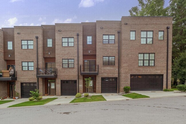 Building Photo - 208 Asher Springs Cir