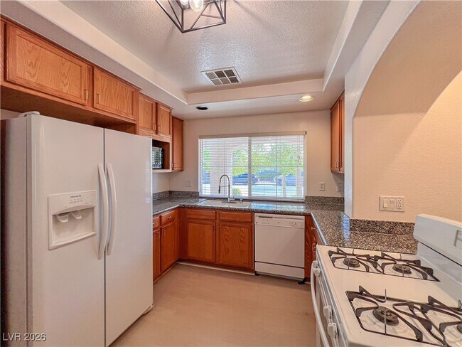 Building Photo - 10789 S Osage Winter St