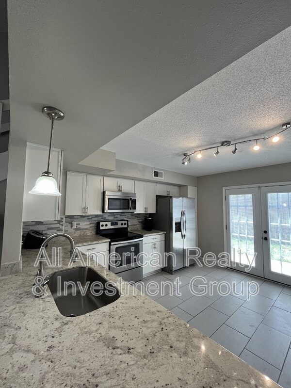 Building Photo - 420 Bristol Cove Rd