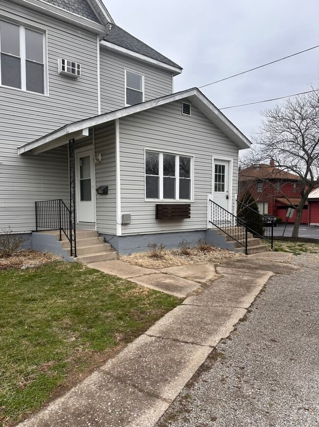 Building Photo - 116 N 12th St