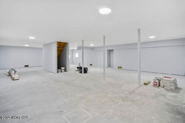 Building Photo - 410 Bayview Ave