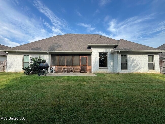 Building Photo - 114 Coventry Ln