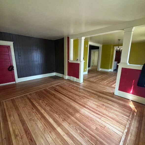 Living room into dining - 1009 SW Fillmore St