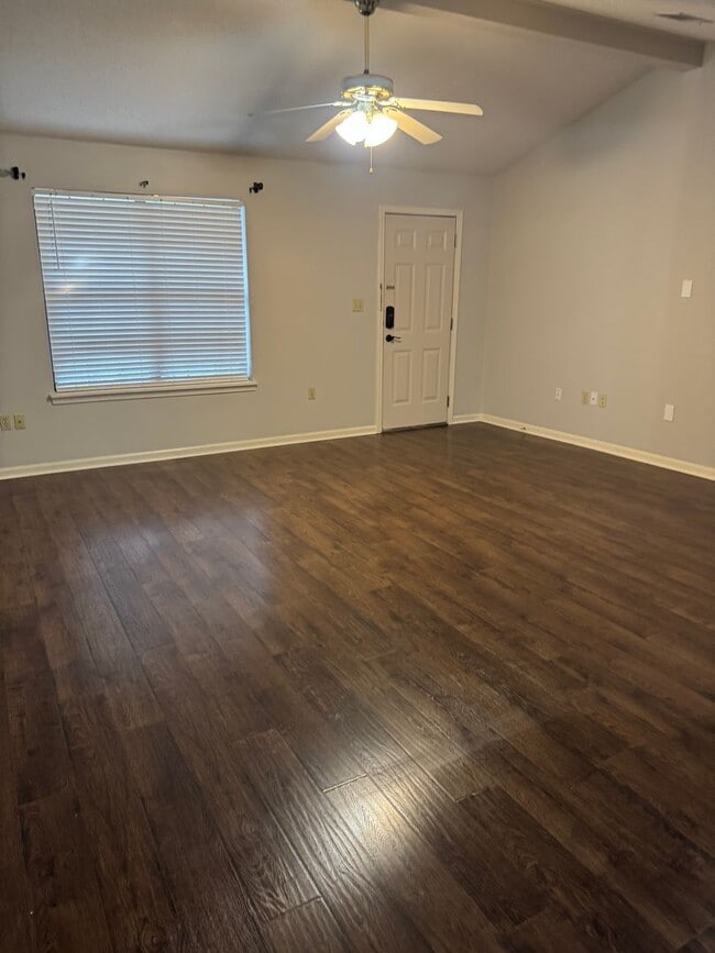 Building Photo - West End Duplex with 1 Car Garage