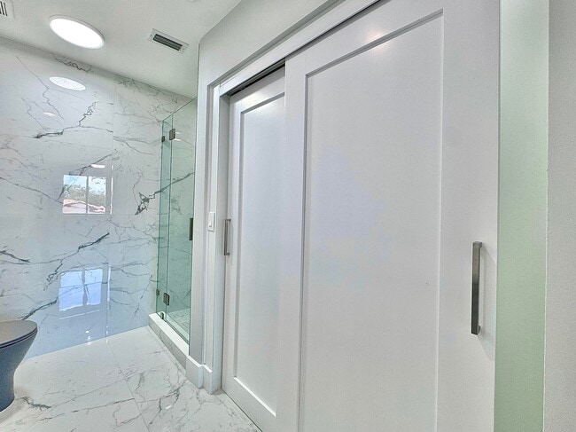 Building Photo - 340 NW 67th St
