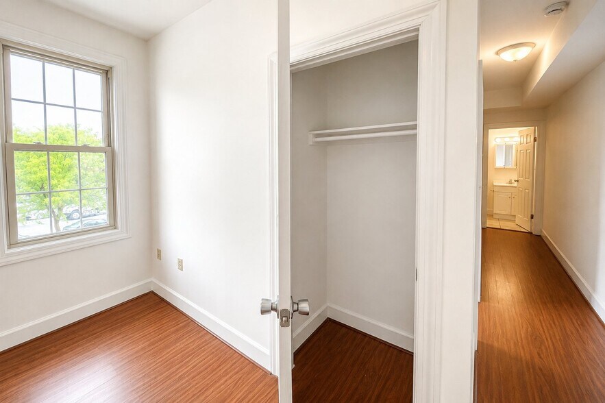 Building Photo - 1111 Lamont St NW