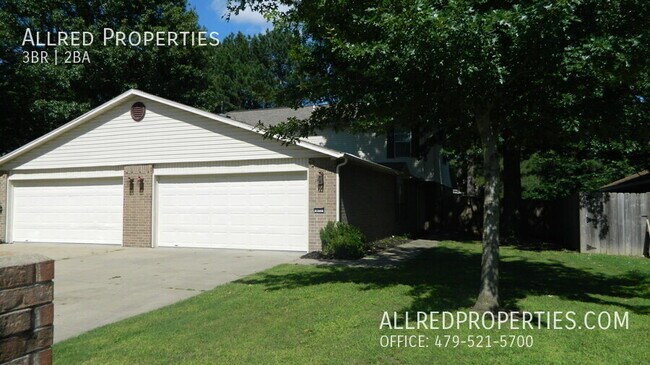 Building Photo - 822 N Daisy Ln