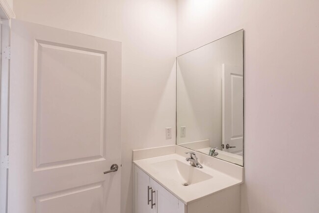 Building Photo - 20742 NE 5th Ct