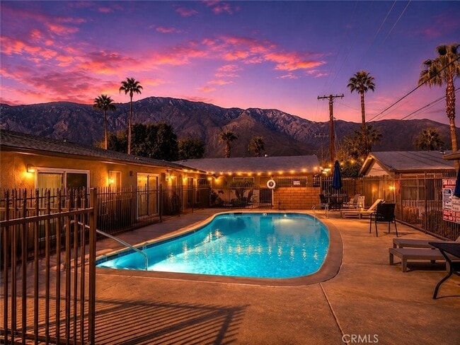 Building Photo - 685 E Vista Chino