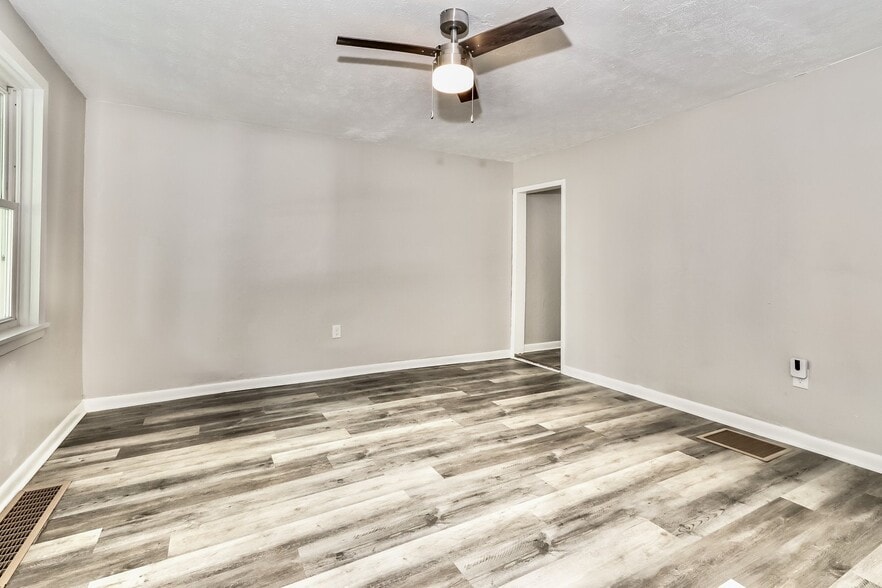 Building Photo - 1340 Sale Ave