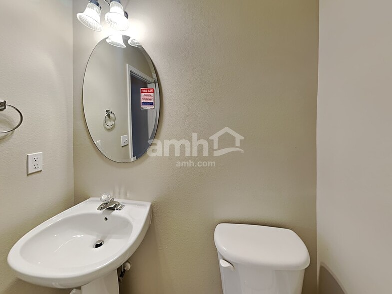 Building Photo - 8411 Laurel Run Dr