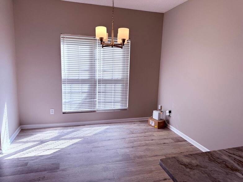 Building Photo - 4442 Snowcrest Ln