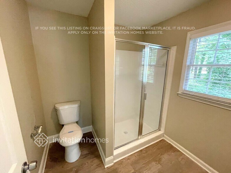 Building Photo - 2862 Wynford Dr S W