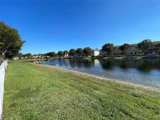 Building Photo - 10844 NW 84th St