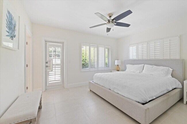 Building Photo - 1635 Seabreeze Blvd