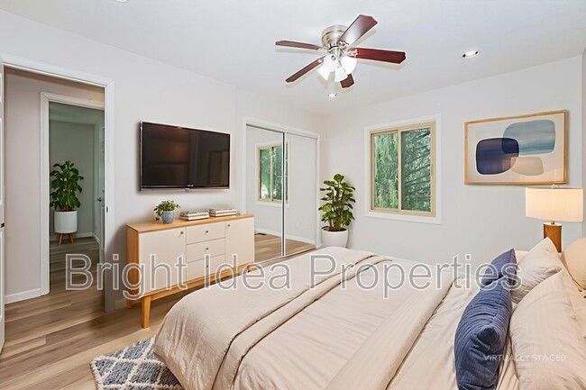 Building Photo - 373 Elan Ct