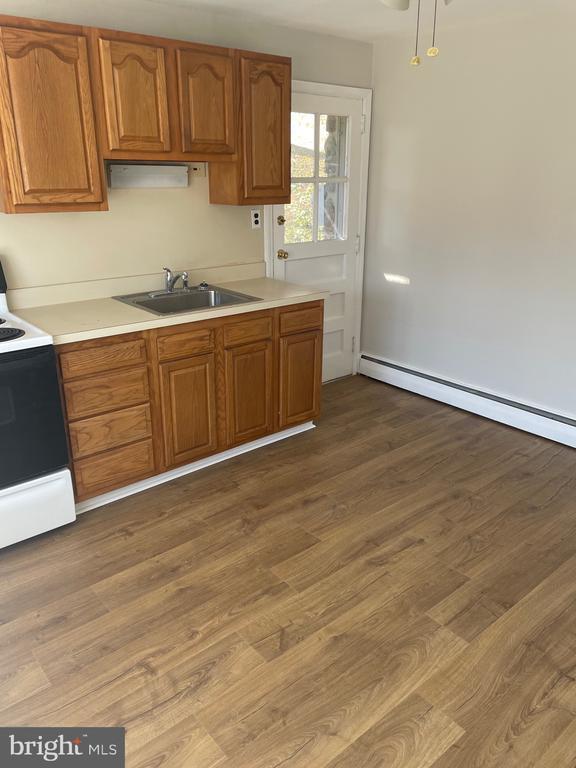 Building Photo - 134 4th Ave