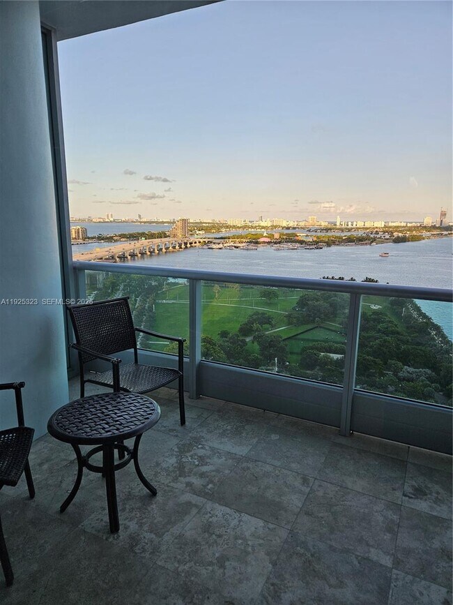 Building Photo - 900 Biscayne Blvd